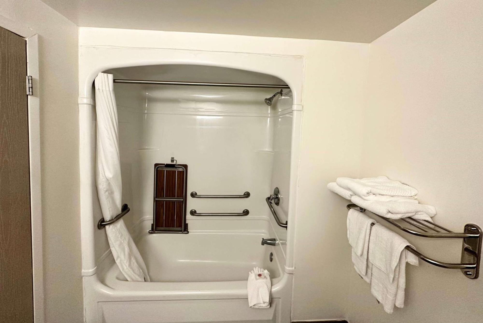 Ramada By Wyndham Lithia Springs Atlanta Hotel Екстериор снимка