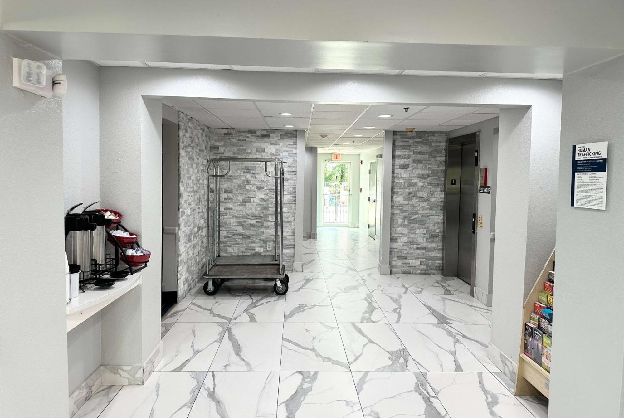 Ramada By Wyndham Lithia Springs Atlanta Hotel Екстериор снимка