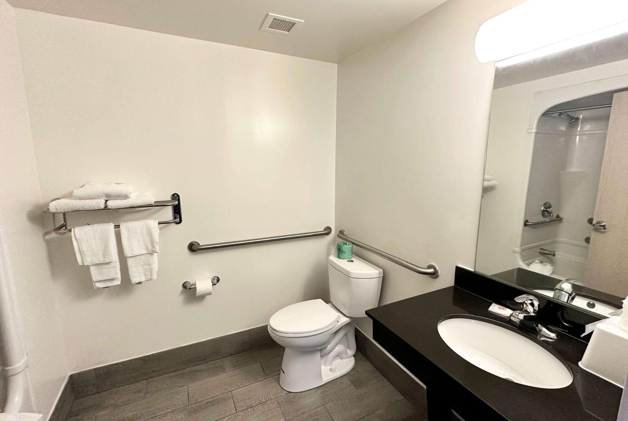 Ramada By Wyndham Lithia Springs Atlanta Hotel Екстериор снимка