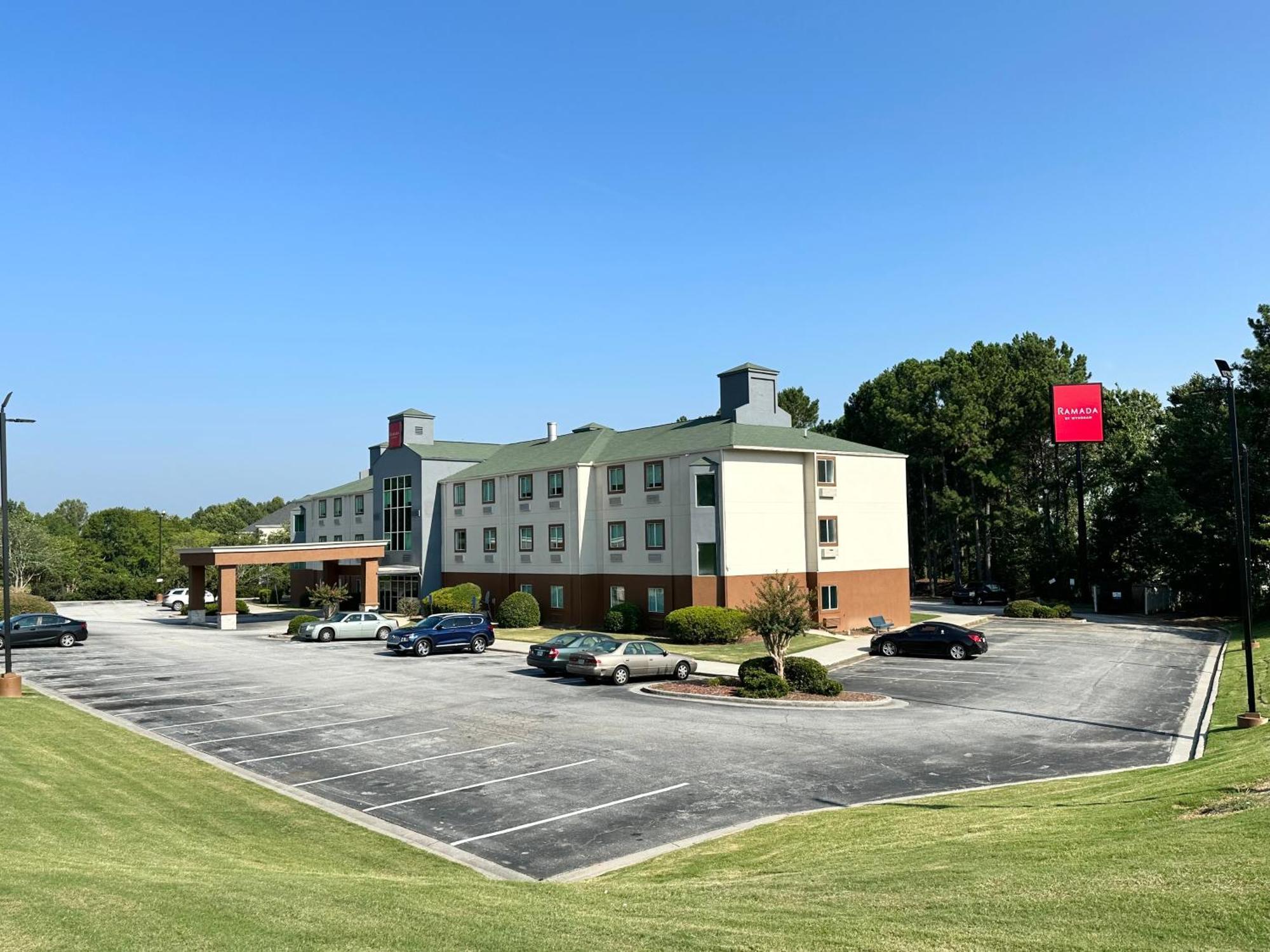Ramada By Wyndham Lithia Springs Atlanta Hotel Екстериор снимка