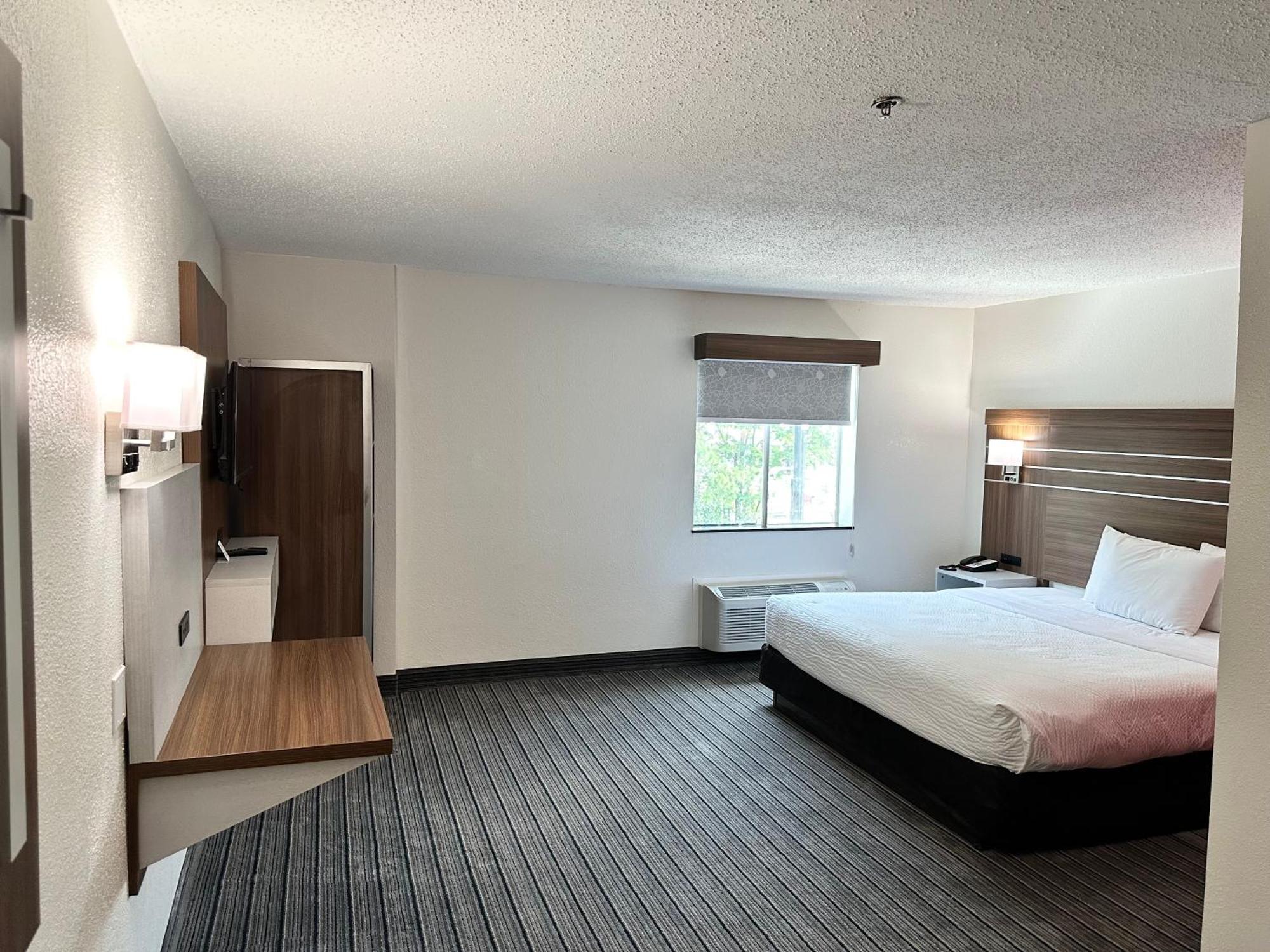 Ramada By Wyndham Lithia Springs Atlanta Hotel Екстериор снимка